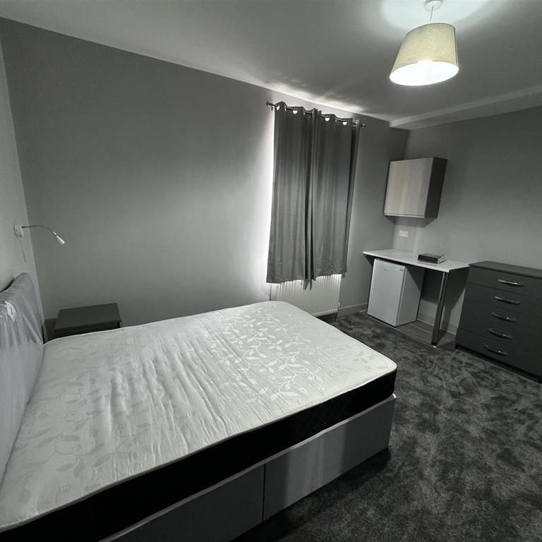 6 bedroom house share to rent - Photo 1