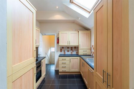 6 bed maisonette to rent in Lavender Gardens, Jesmond, NE2 - Photo 4