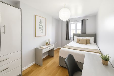 5 Bed Terraced House, Wordsworth Road, BS7 - Photo 2