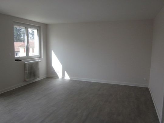 Location Appartement 3 pièces 68m² MONTROND LES BAINS 42210 - Photo 1