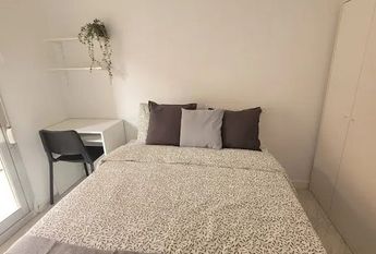 Carrer de Sant Lluís Bertran, Torrent, Valencian Community 46900