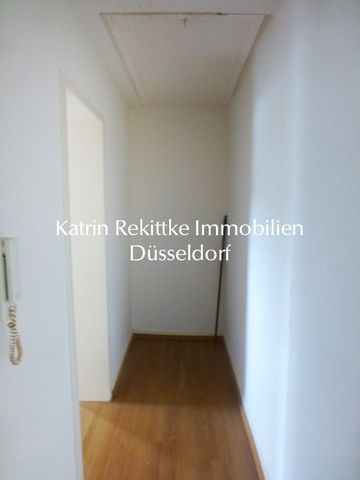 💎⭐ BEZAUBERNDE PUPPENSTUBE MIT SCHRÄGEN - GEMÜTLICH - GEBORGEN - EINZIEHEN - WOHLFÜHLEN ! - Foto 3