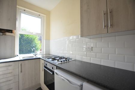 2 bedroom terraced house to rent - Photo 4