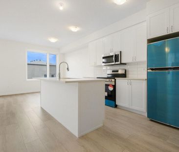 For Lease - 975 Athenry Court, Barrhaven, Ontario - Photo 6