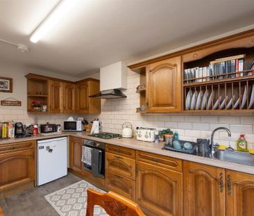 25 Antrim Road, Ballynahinch, BT24 8AN - Photo 5
