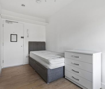Ground floor flat to rent - Photo 1