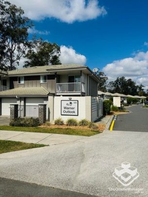 Townhouse / 3 Bed / 2 Bath / SLUG - Photo 1