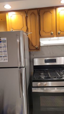 For Lease - 68 Southdale Road, London South, Ontario - Photo 3