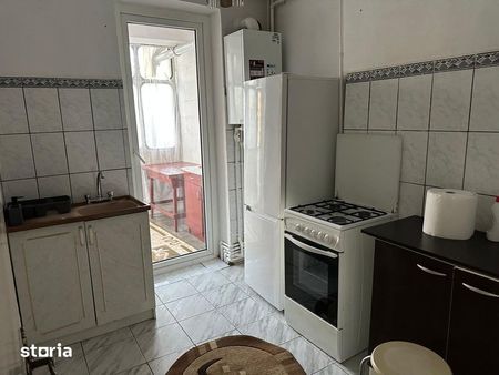 Inchiriez apartament zona policlinica - Photo 5