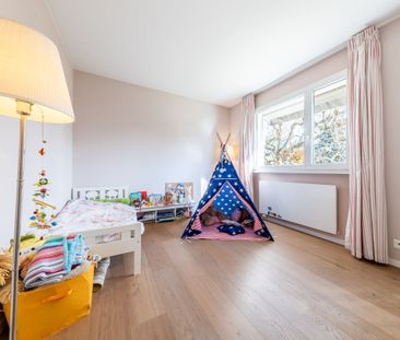 Magnifique villa 6p / 4 CHB + bureau / Jardin avec piscine - Photo 5