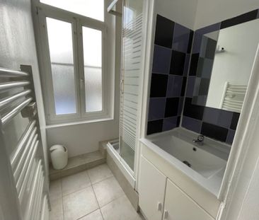 TYPE 2MEUBLE EN CENTRE VILLE - Photo 3