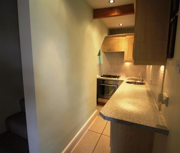 2 bed cottage to rent in West Street, Halifax - Photo 4