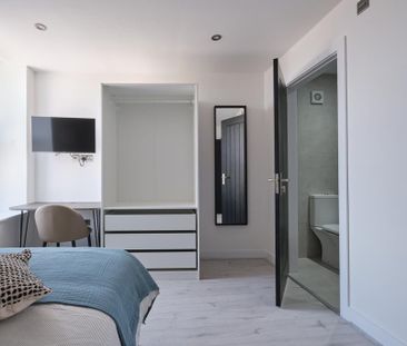 6 bedroom semi-detached house to rent - Photo 6