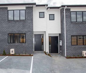 Townhouse in Whitiora - Photo 3