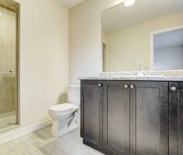 For Lease - 60 Crumlin Crescent, Brampton, Ontario - Photo 4