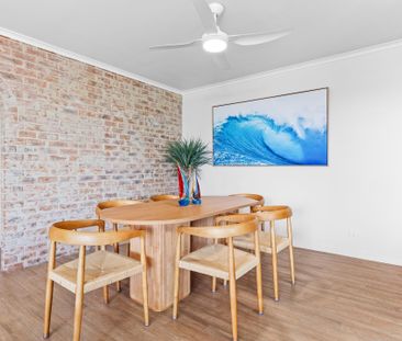 FULLY FURNISHED COASTAL LIVING IN PRIME MOOLOOLABA LOCATION - Photo 2