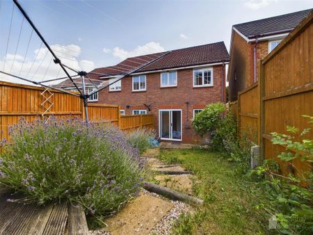 2 bedroom terraced house to rent - Photo 5