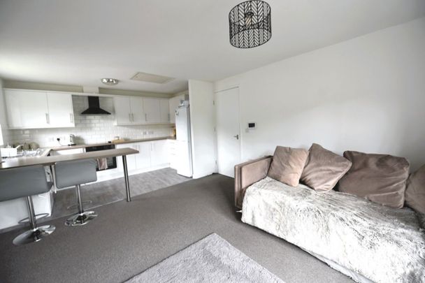 2 bedroom Flat in Flat 26, Leeds - Photo 1