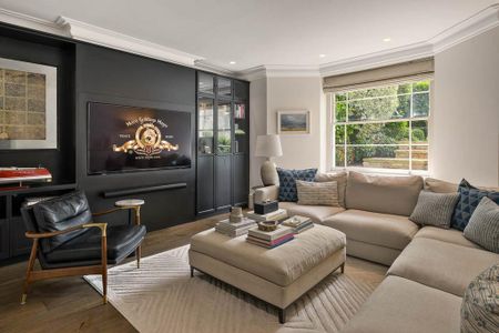 6 bedroom detached house to rent - Photo 2