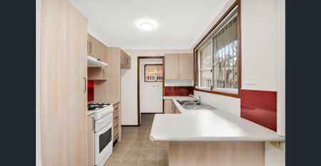 BEAUTIFUL HOME AT CONVENIENT & QUIET LOCATION! - Photo 4