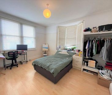 3 bedroom flat to rent - Photo 1