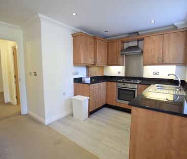 2 bed flat to rent in Richmond Park Road, Bournemouth, BH8 - Photo 5