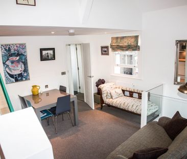 Luxury One Bedroom in a Shared Flat in Heart of Residential Brixton - Photo 6