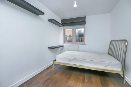 Cleveland Way, Stepney Green, London, E1 4UF - Photo 4