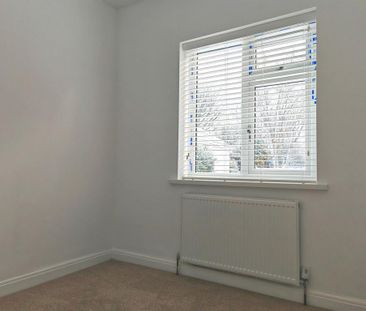 3 bedroom semi-detached bungalow to rent - Photo 6