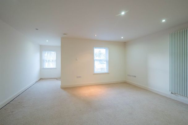 33 Sandown Manor, 84a Sandown Road, Belfast, BT5 6GQ - Photo 1