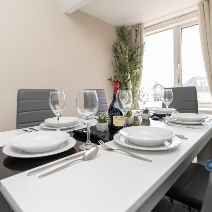 2 bedroom flat to rent - Photo 1