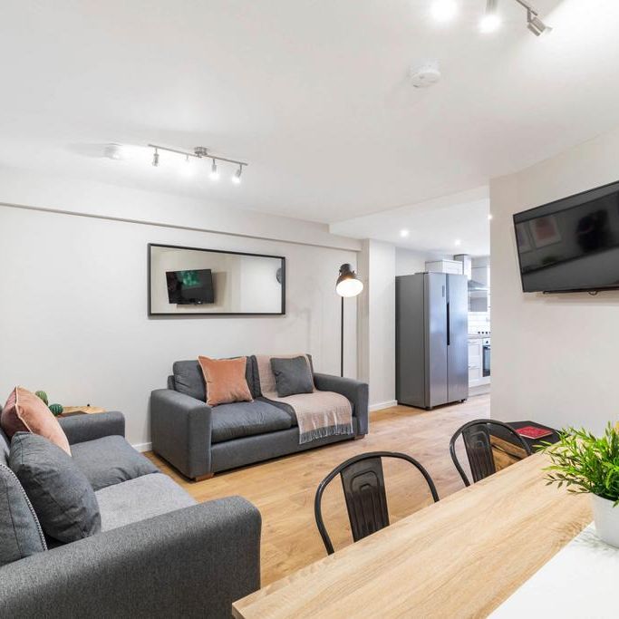 6 bedroom house to rent - Photo 1