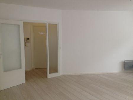 Location Appartement 2 pièces 55m² - Photo 3