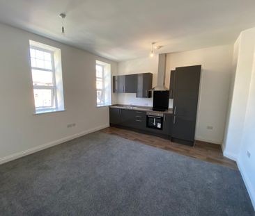 Henshall, Woodlands Village, Wakefield - Photo 2