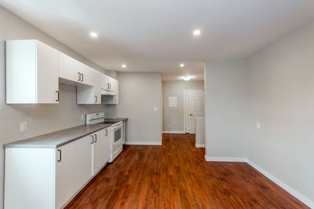 For Lease - 104 Beach Road Unit# A, Hamilton, Ontario - Photo 4