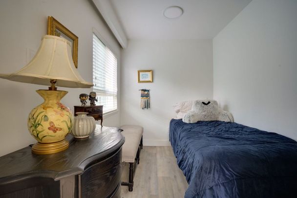 1537 Burnaby Street condo — Vancouver, BC (2-Bedroom) - 2 Bedroom - Photo 1