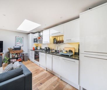 2 bedroom flat to rent - Photo 3