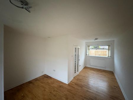 2 bedroom semi-detached house to rent - Photo 2