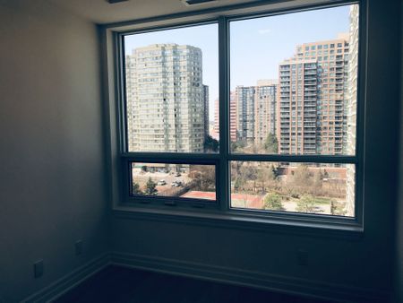 For Lease - 36 Elm Drive Unit# 1010, Mississauga, Ontario - Photo 2