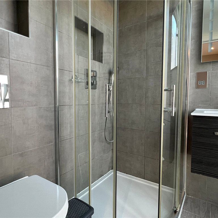 Bideford Avenue, Perivale, Greenford, UB6 8DF - Photo 1