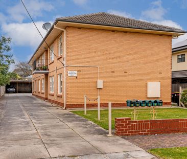 Renovated two bedroom unit in popular lifestyle locale - Photo 3