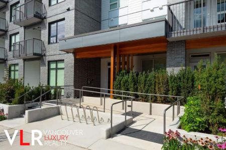 Condo in Coquitlam, BC - Photo 5