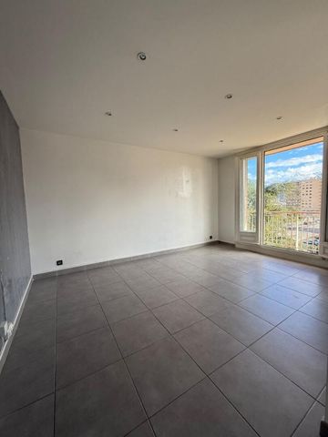 Location Appartement 2 pièces 41m² ECHIROLLES 38130 - Photo 4