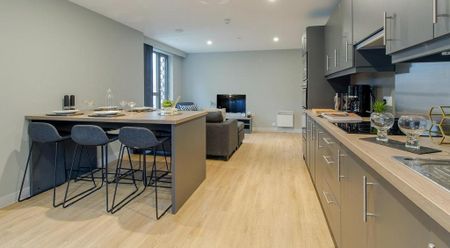 1 bedroom in a flat share to rent - Photo 3