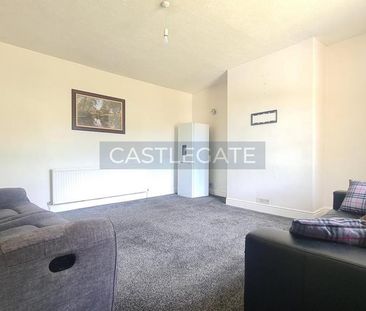 2 bedroom end of terrace house to rent - Photo 1