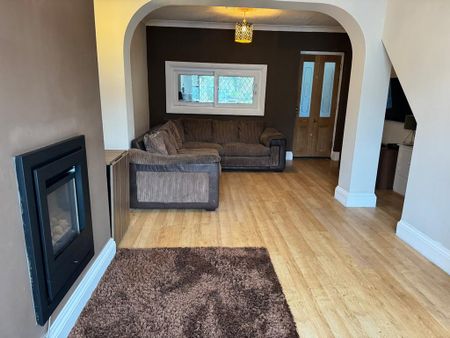 2 bedroom semi-detached house to rent - Photo 2