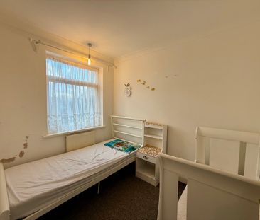 Hanover Avenue, Feltham, TW13 4JR - Photo 2