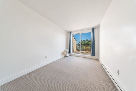 For Lease - 1030 Falgarwood Drive Unit# 71, Oakville, Ontario - Photo 2