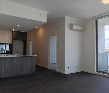 Modern Top floor unit - Photo 1