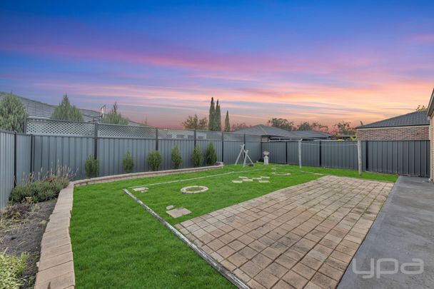 35 Brickwood Circuit, CRAIGIEBURN - Photo 1